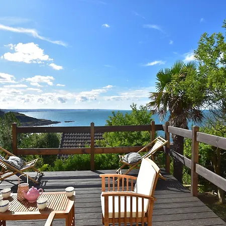 펜션 Sea View In Fermanville, Cleaning Included Fermanville